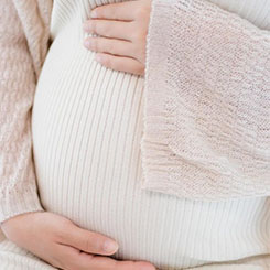 平头哥的🉐🏋真武810☂👌E是一款AI训推🌼⬛一体芯片，核心👬聚焦于人工👩‍🎤☔